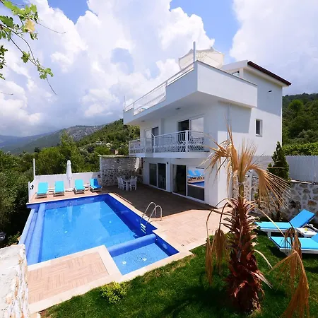 Eva Villa